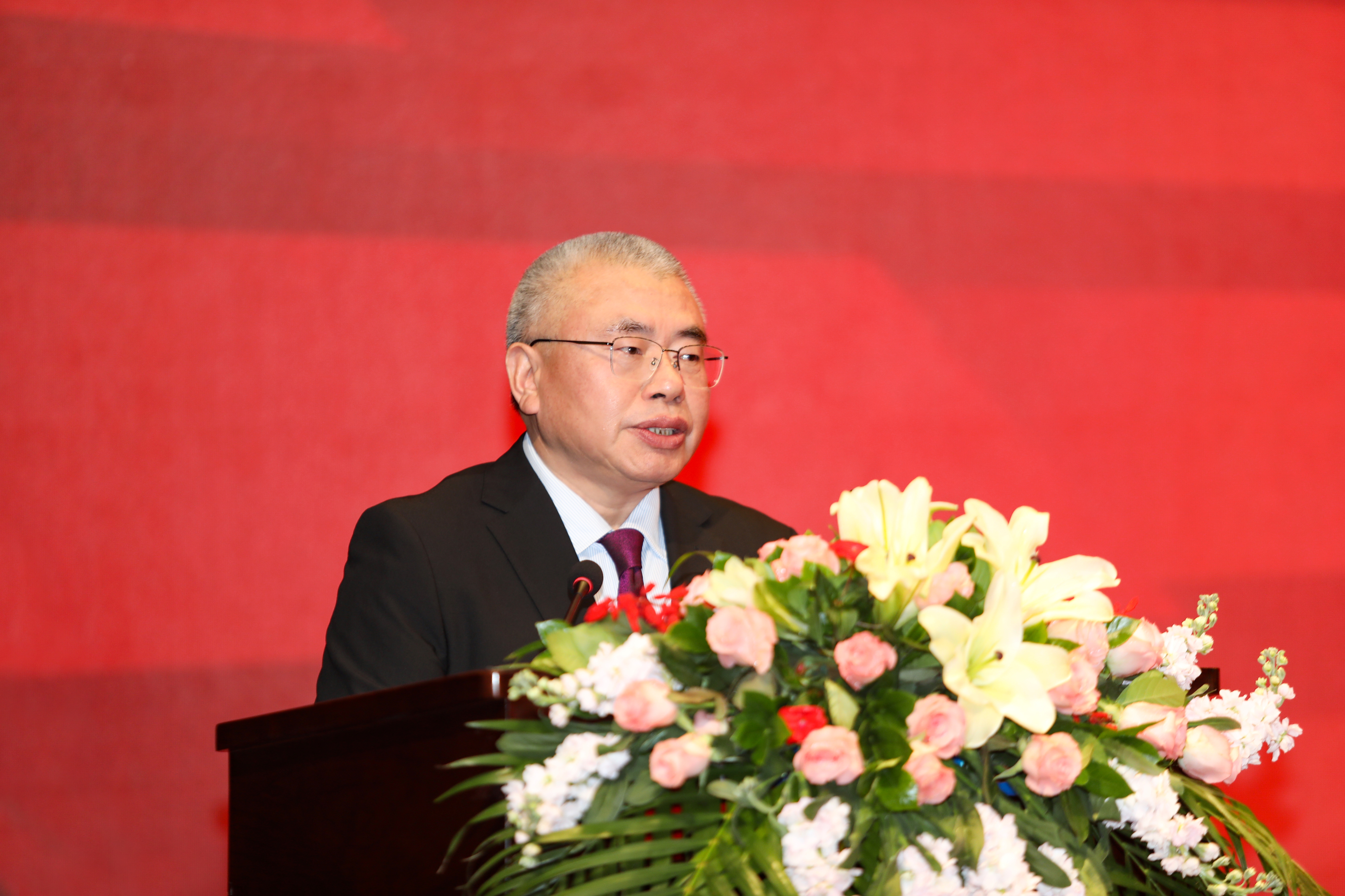1.集團(tuán)公司黨委書記、董事長、總經(jīng)理楊安國作大會致辭.JPG